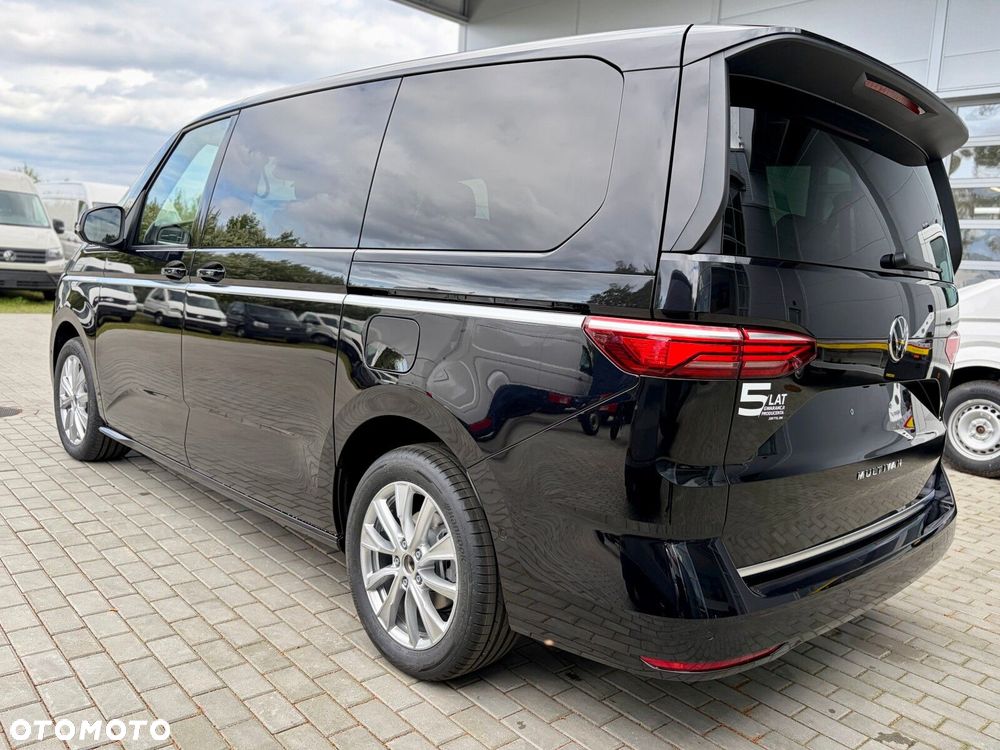 Volkswagen multivan Style L2 silnik: 2,0 l TDI SCR 150 KM / skrzynia biegów: 7-biegowa DSG rozstaw osi: 3124 mm - 19