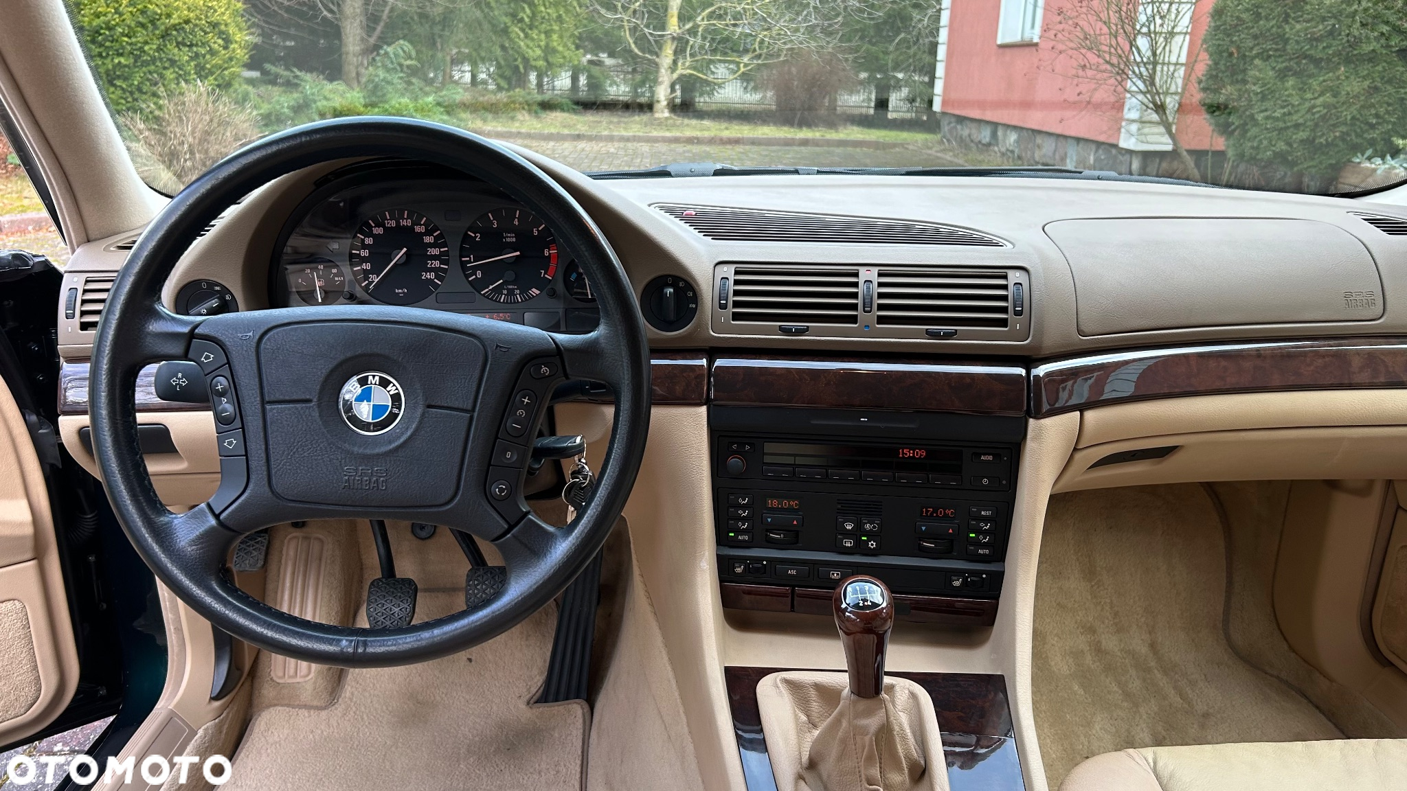 BMW Seria 7 735i - 8