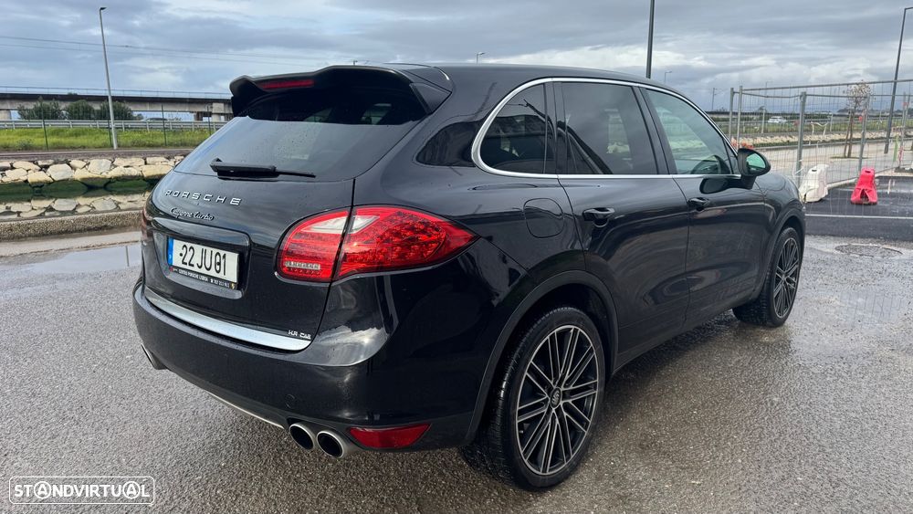 Porsche Cayenne Turbo - 4