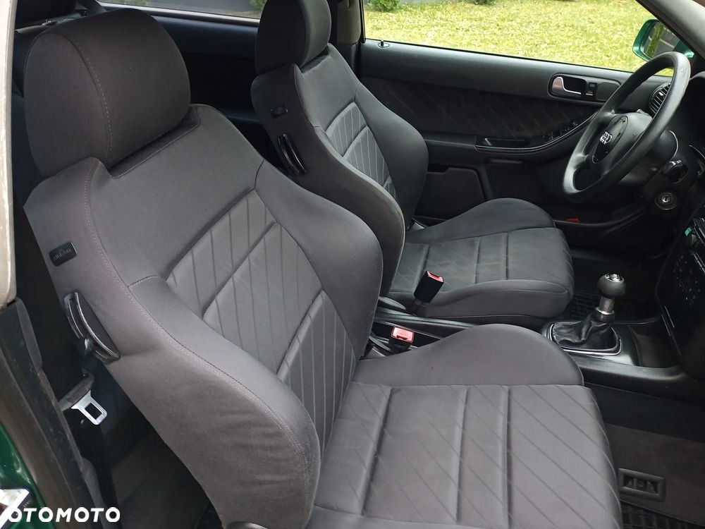 Audi A3 3-drzwiowe 1.6 Ambiente - 12