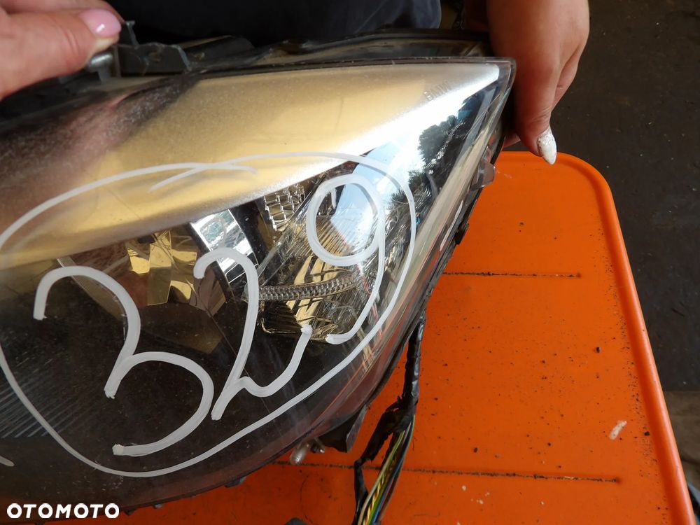 BMW - F30 - H7 - LEWA LAMPA PRZEDNIA - UK - 7259539 - 2