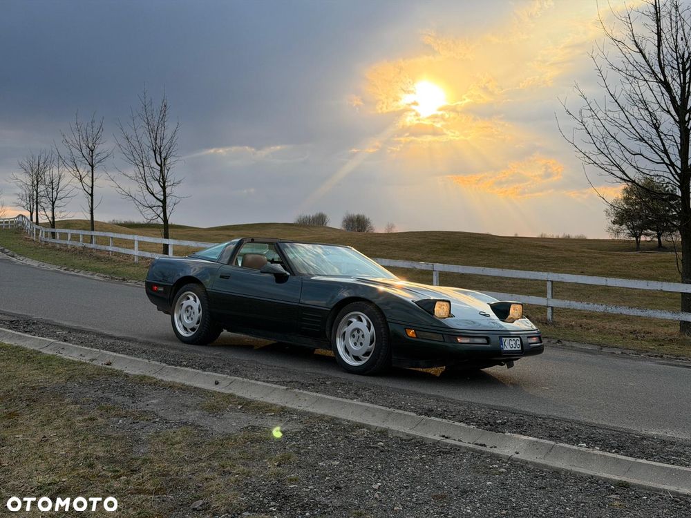 Chevrolet Corvette - 1