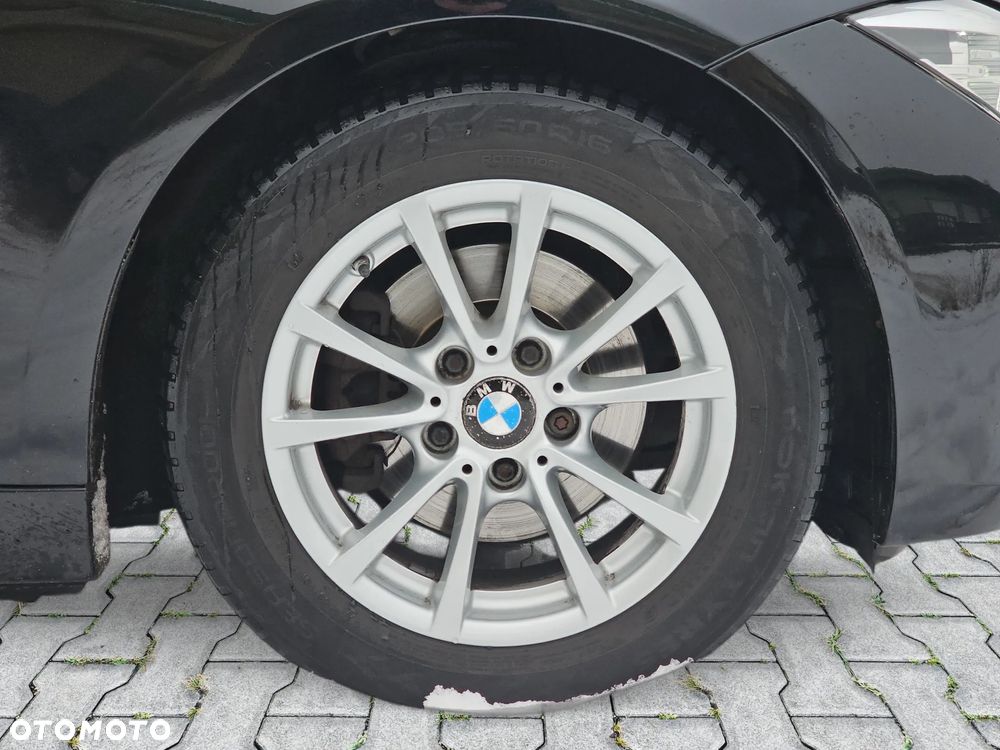 BMW Seria 3 320d Efficient Dynamics - 37