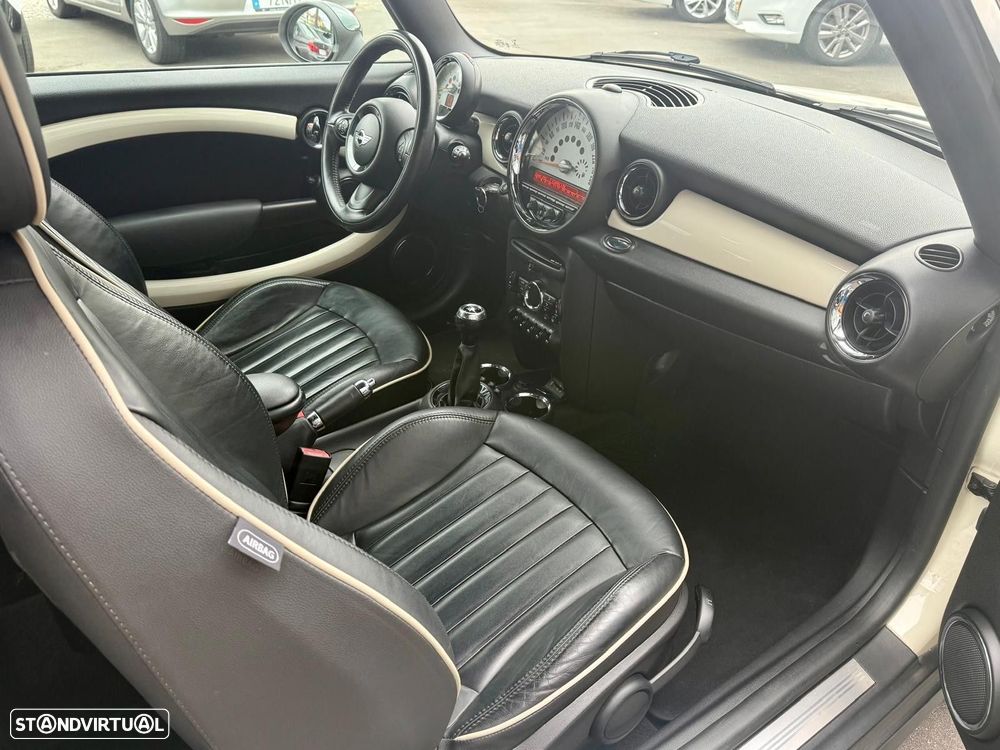 MINI Clubman Cooper D - 10