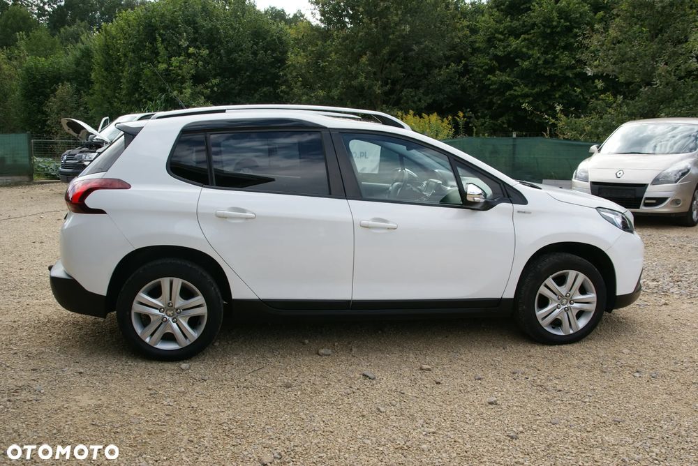 Peugeot 2008 BlueHDi 100 STOP & START Style - 10