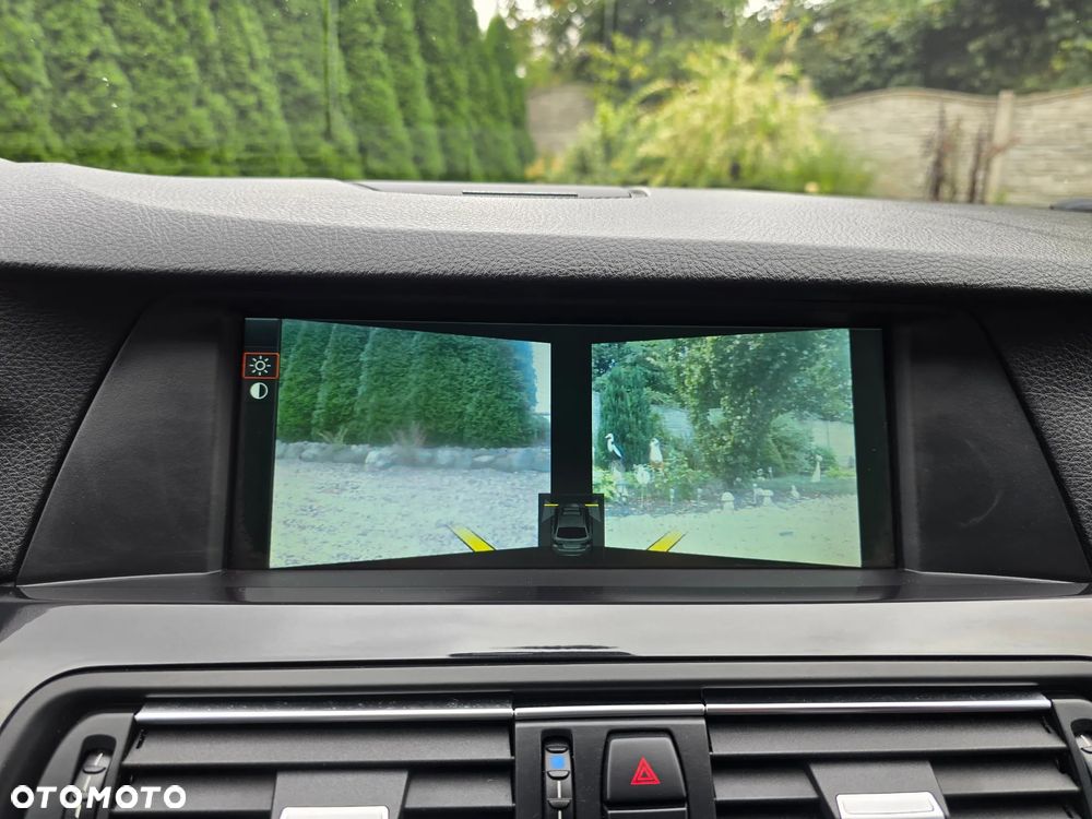 BMW Seria 5 525d Sport-Aut Luxury Line - 27