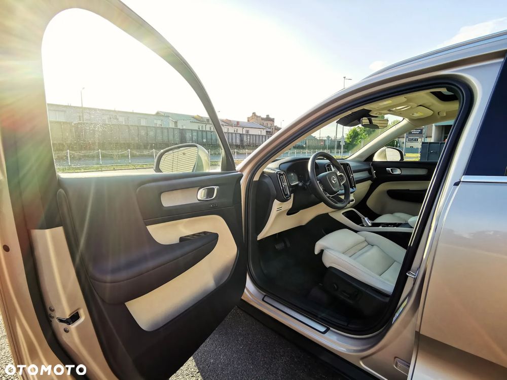 Volvo XC 40 B5 AWD Ultimate Dark - 6