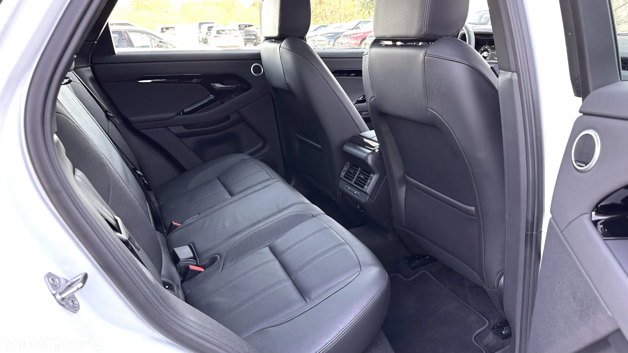 Land Rover Range Rover Evoque - 12