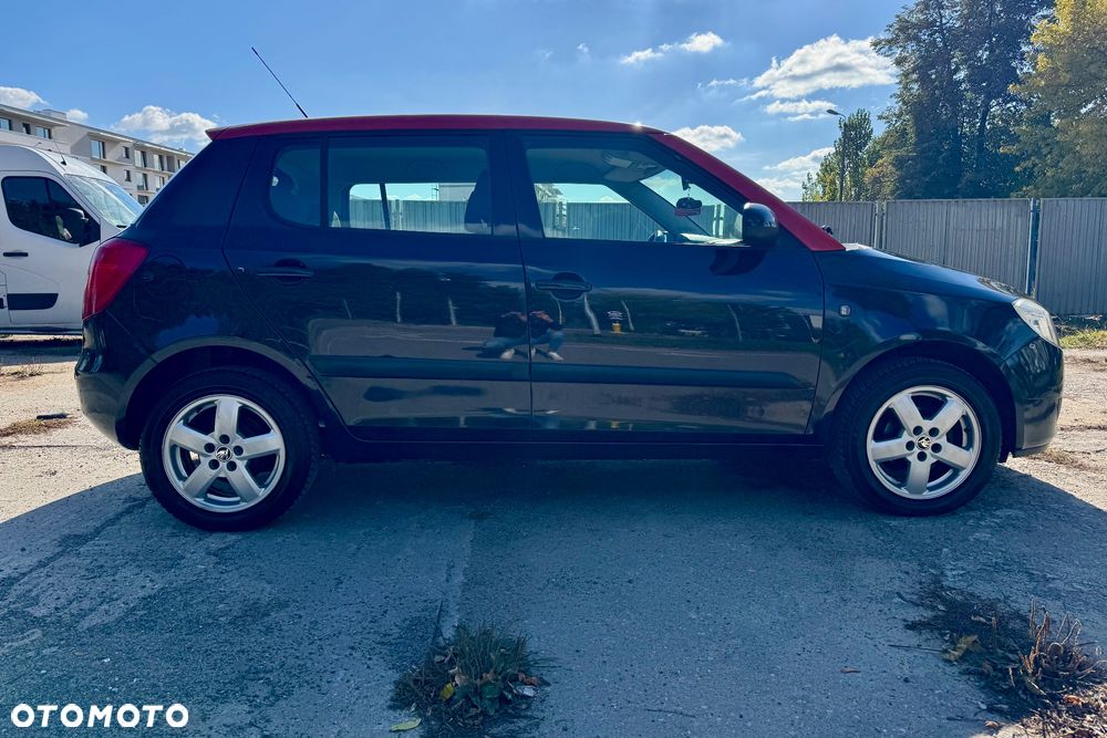 Skoda Fabia 1.2 HTP Cool Colour Edition - 6