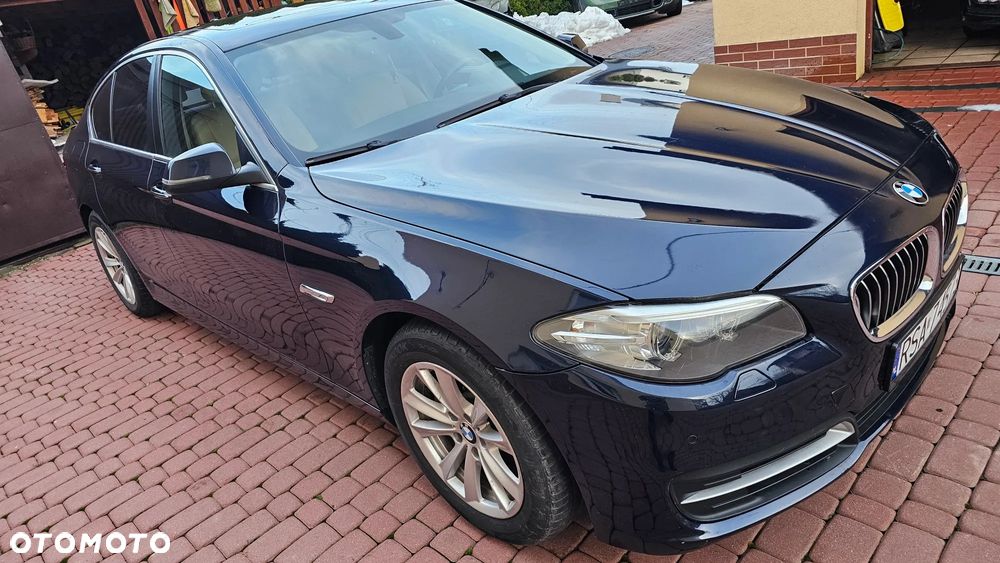 BMW Seria 5 528i xDrive Sport-Aut Luxury Line - 4
