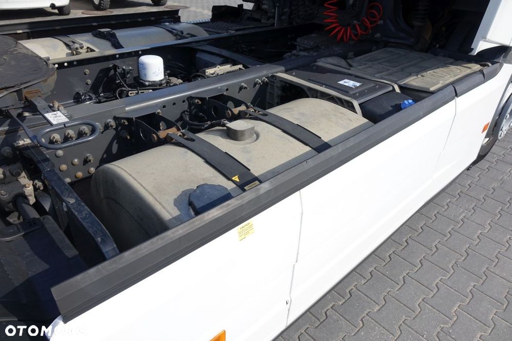 Volvo FH 500 GLOBETROTTER / EURO 6 / STANDARD / AUTOMAT / KLIMATYZACJA POSTOJOWA / LODÓWKA / 2 ZBIORNIKI - 16