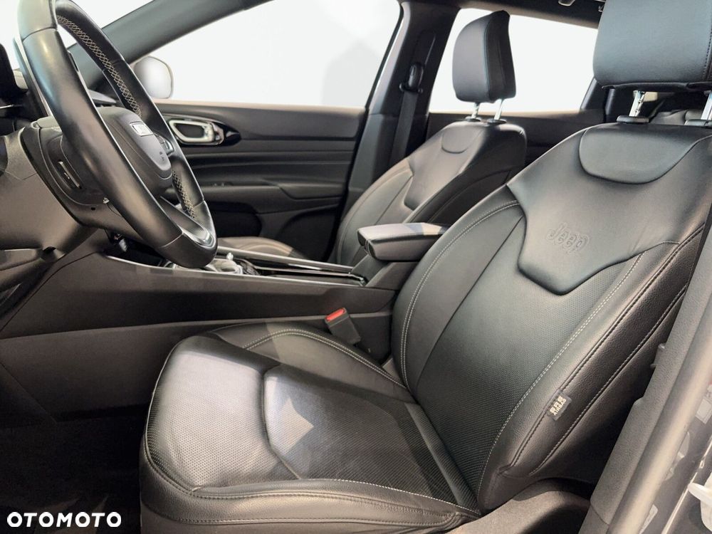 Jeep Compass - 10