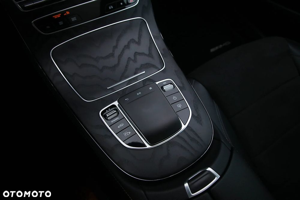 Mercedes-Benz Klasa E 300 Business Edition - 21