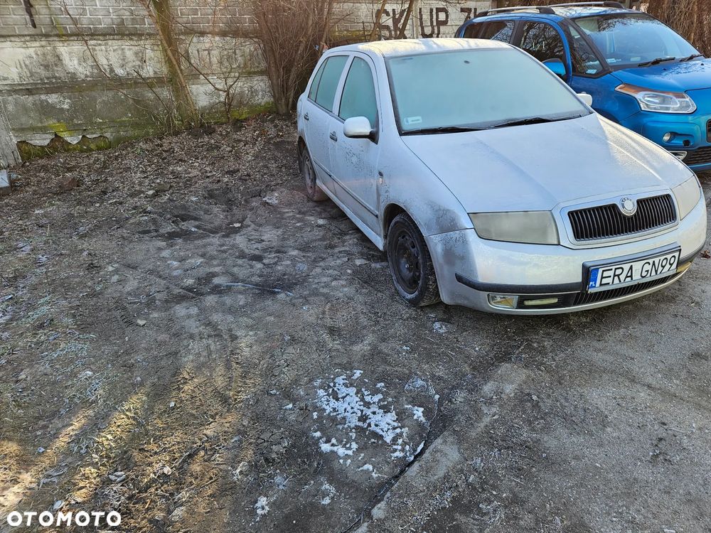 Skoda Fabia 1.4 MPi srebrna na części - 2