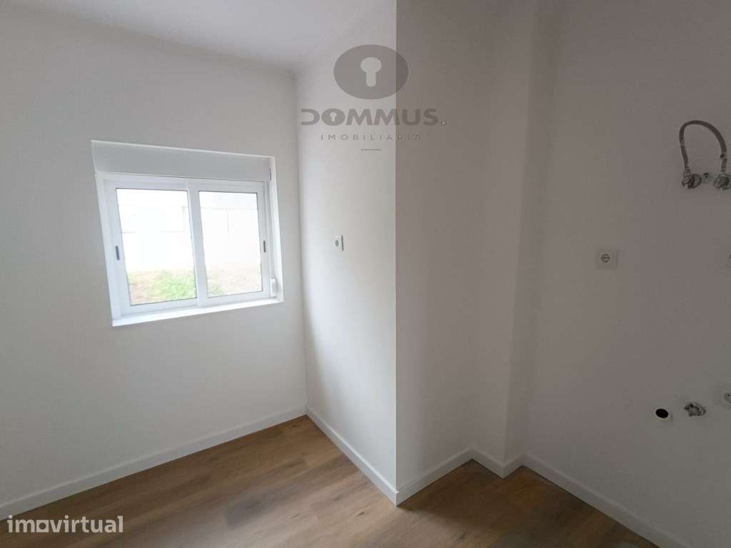 Apartamento T2 Remodelado com Terraço na Pontinha - Grande imagem: 3/15