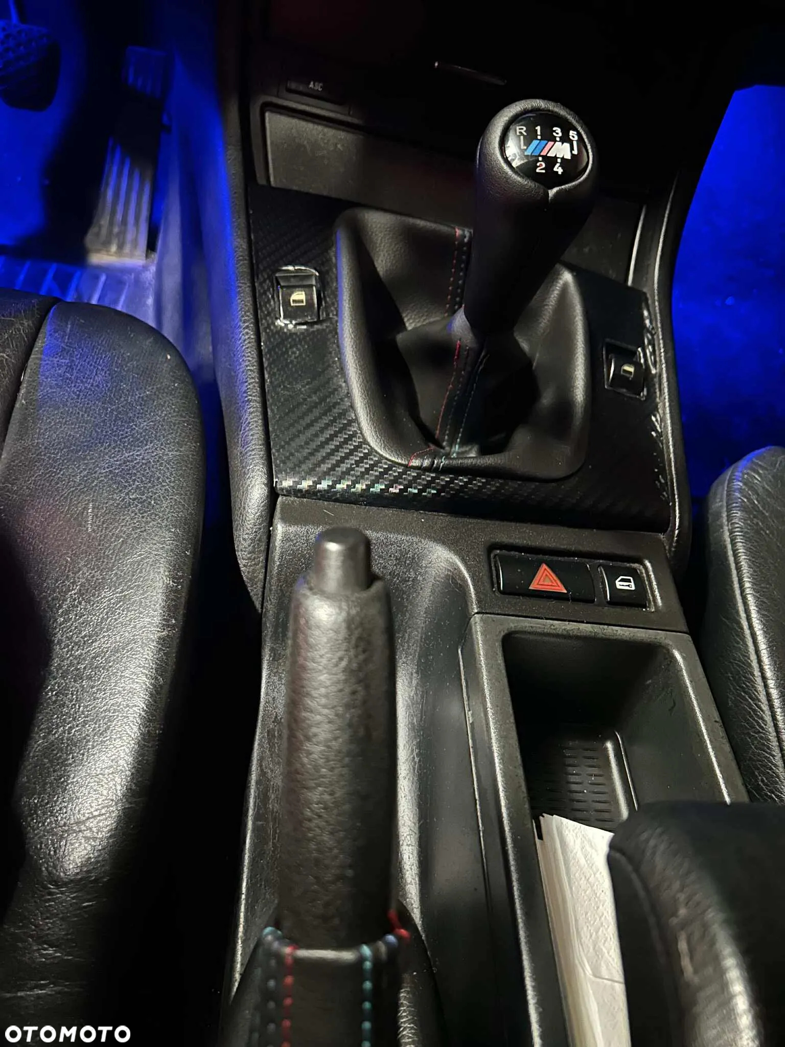 BMW Seria 3 318i - 9