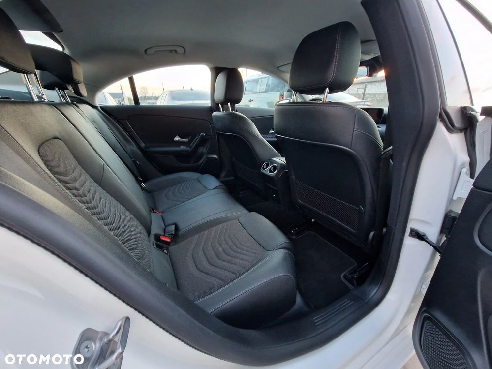 Mercedes-Benz CLA 200 mHEV 7G-DCT - 8