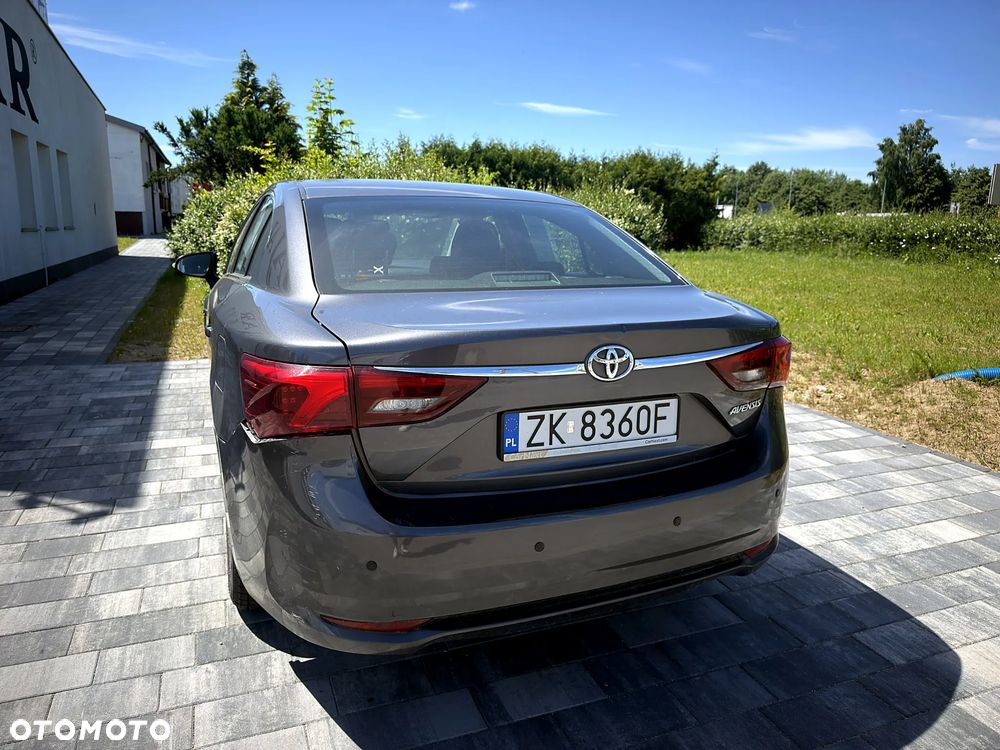 Toyota Avensis 1.8 Active - 6