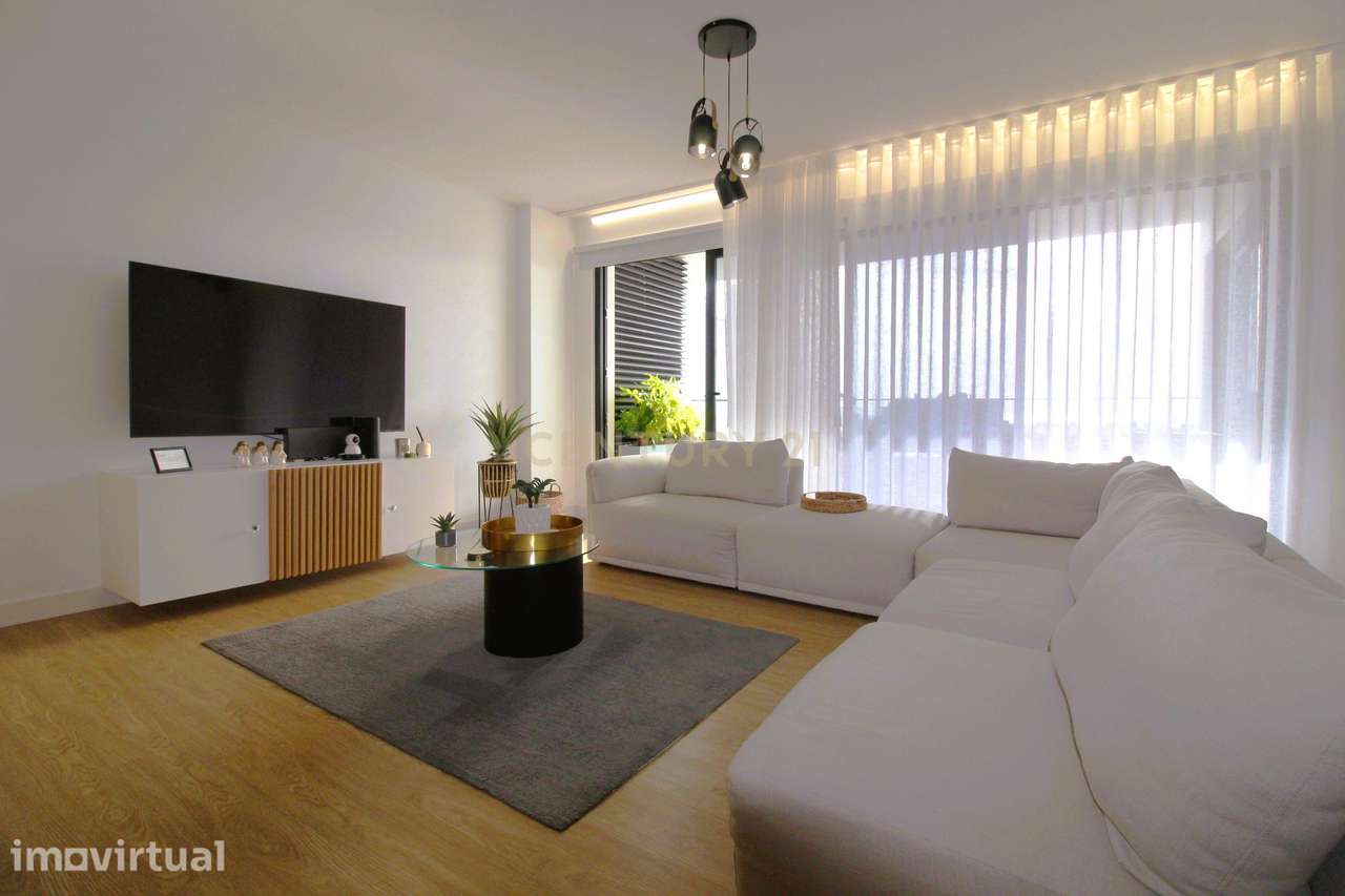 Apartamento T2 Exclusivo com Vista Mar e Localização Privilegiada - Grande imagem: 2/23