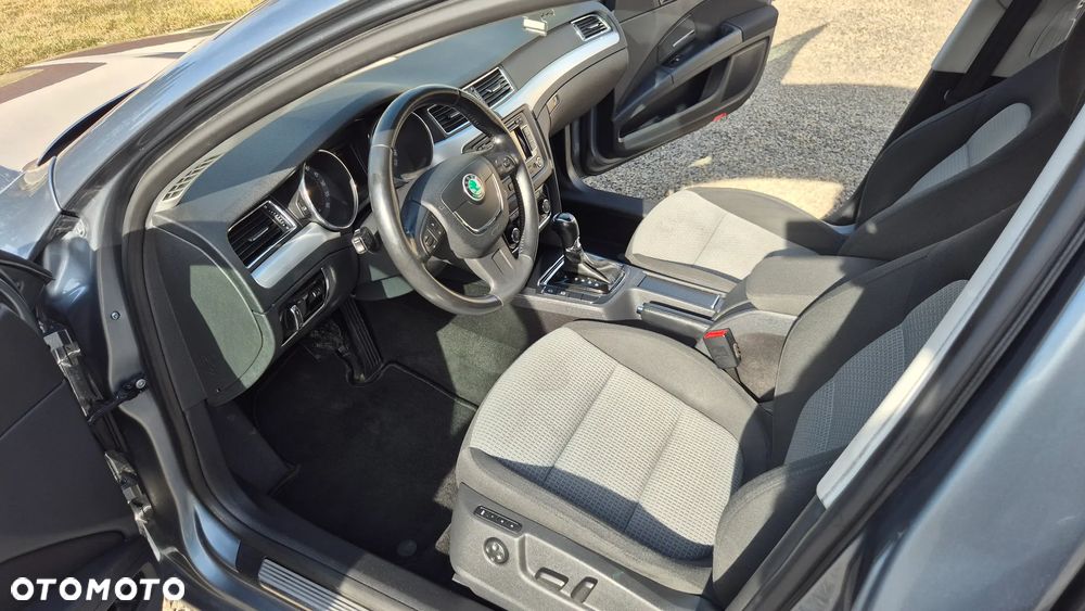Skoda Superb 2.0 TDI DSG Exclusive - 11