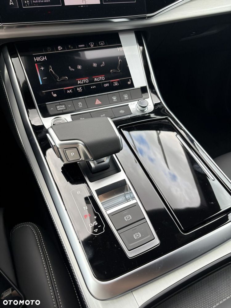 Audi Q8 - 25