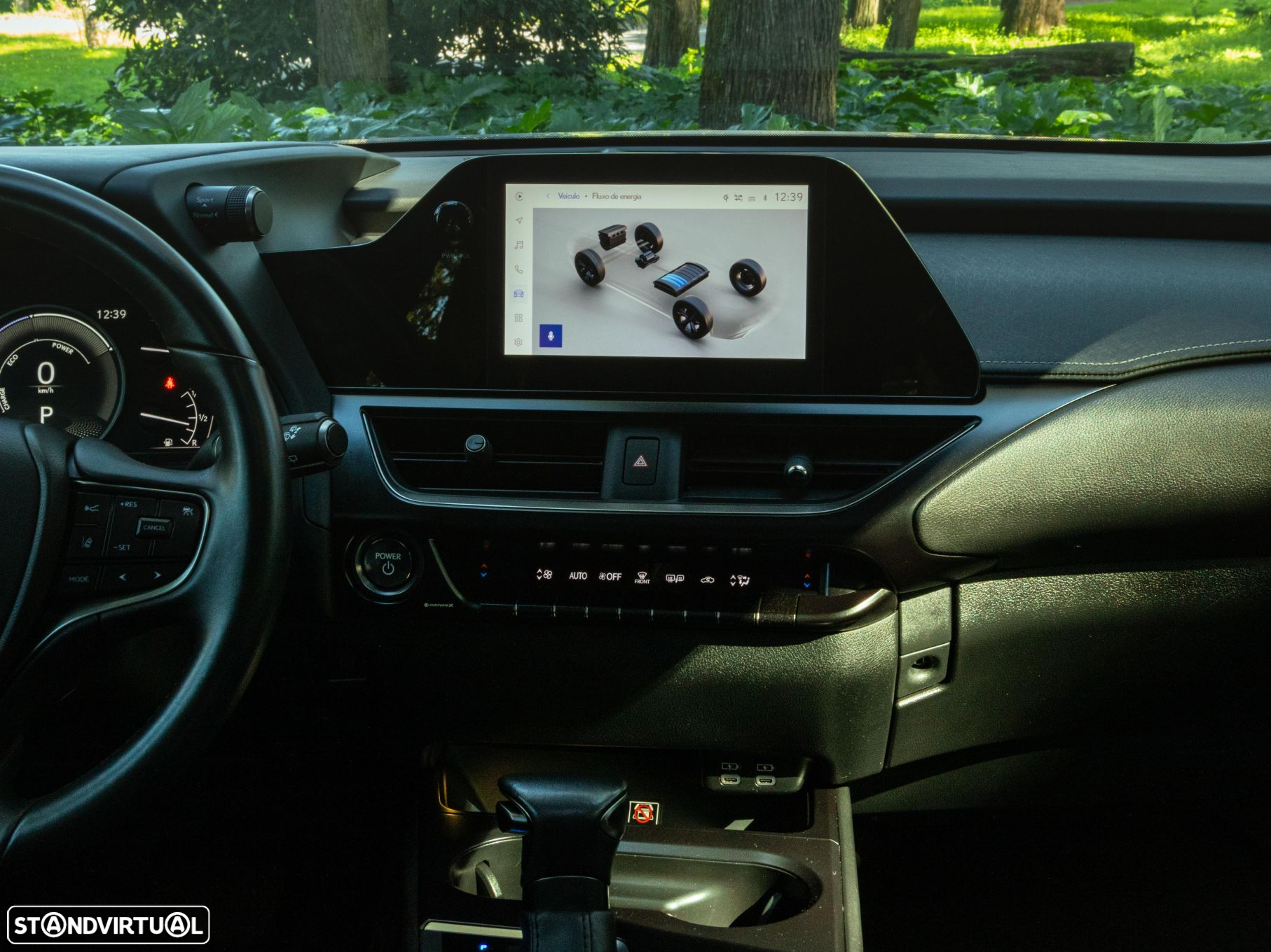 Lexus ux-250h Sport - 10