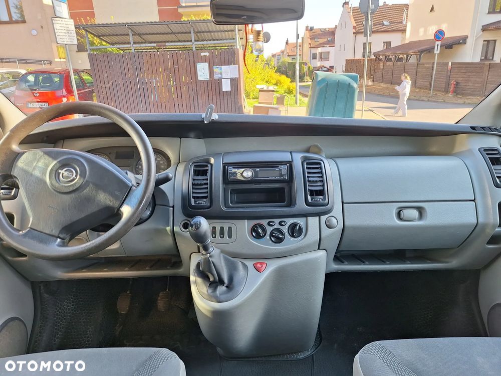Opel Vivaro - 1