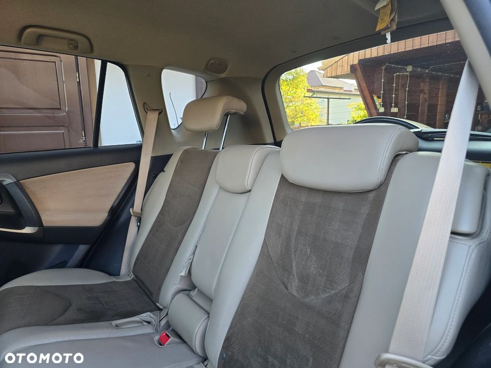 Toyota RAV4 - 13