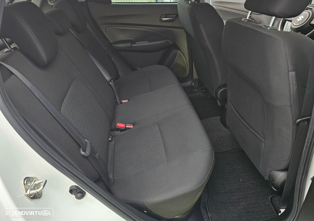 Suzuki Swift 1.2 Dualjet Hybrid CVT Comfort+ - 27