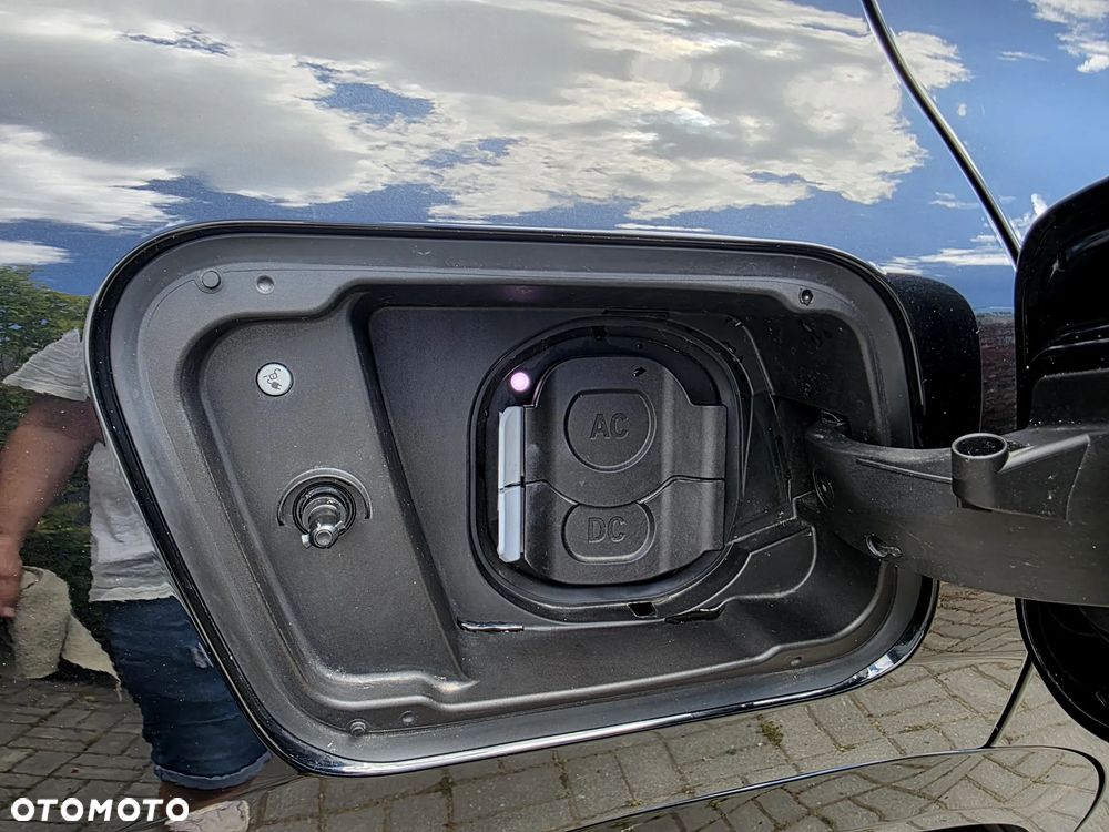 BMW iX2 eDrive20 66.5kWh M Sport - 27