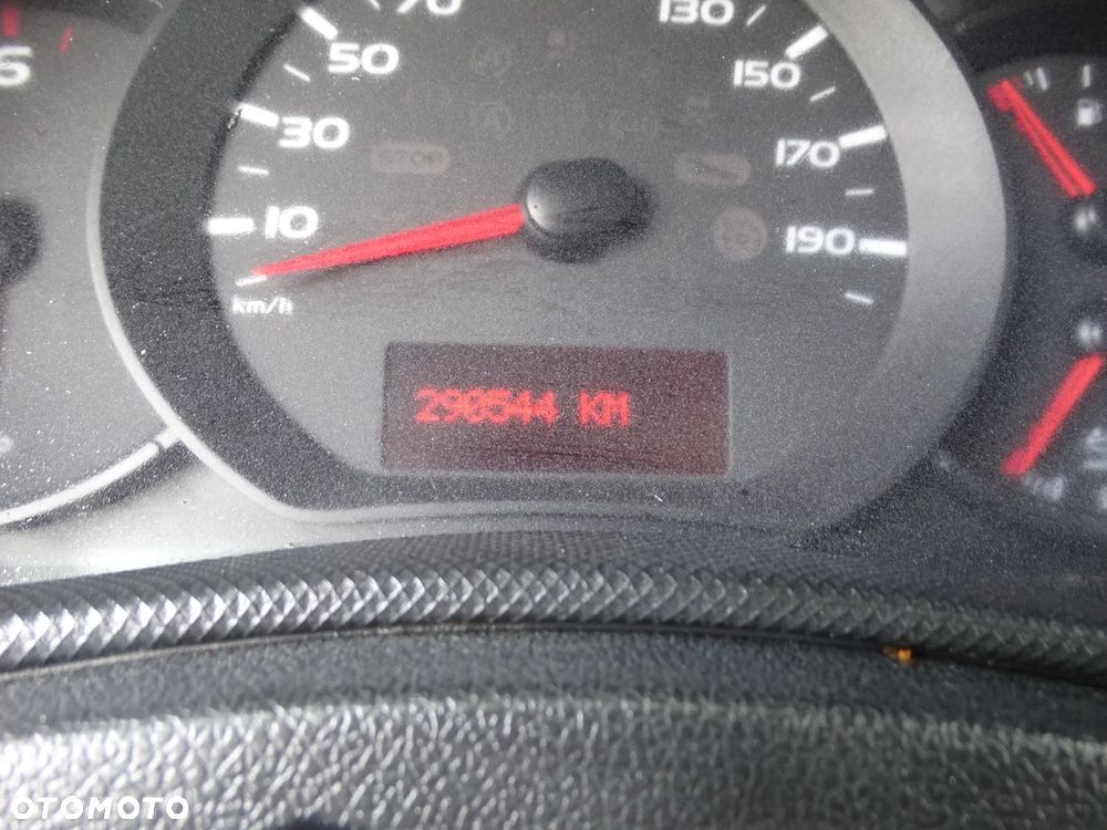 Nissan NV400 - 11