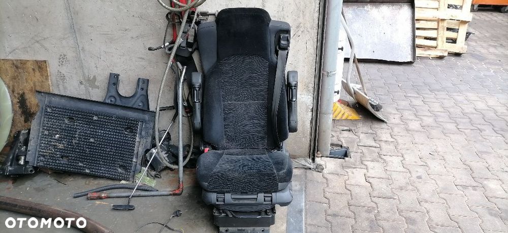 Fotel kierowcy Mercedes Actros MP4 Arocs Antos - 2