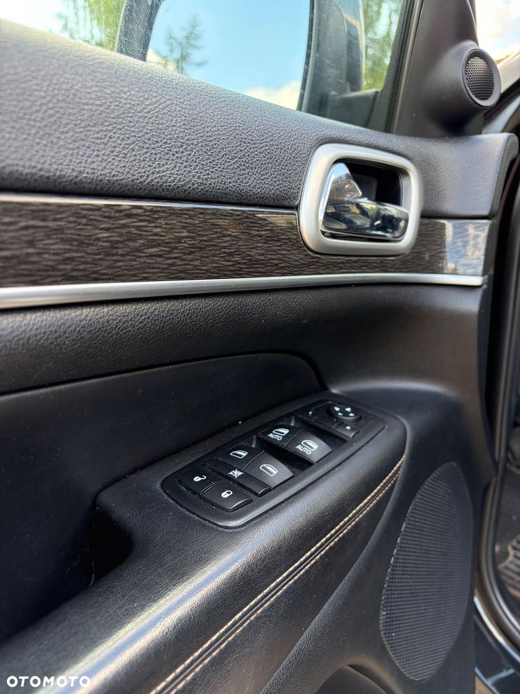 Jeep Grand Cherokee - 21