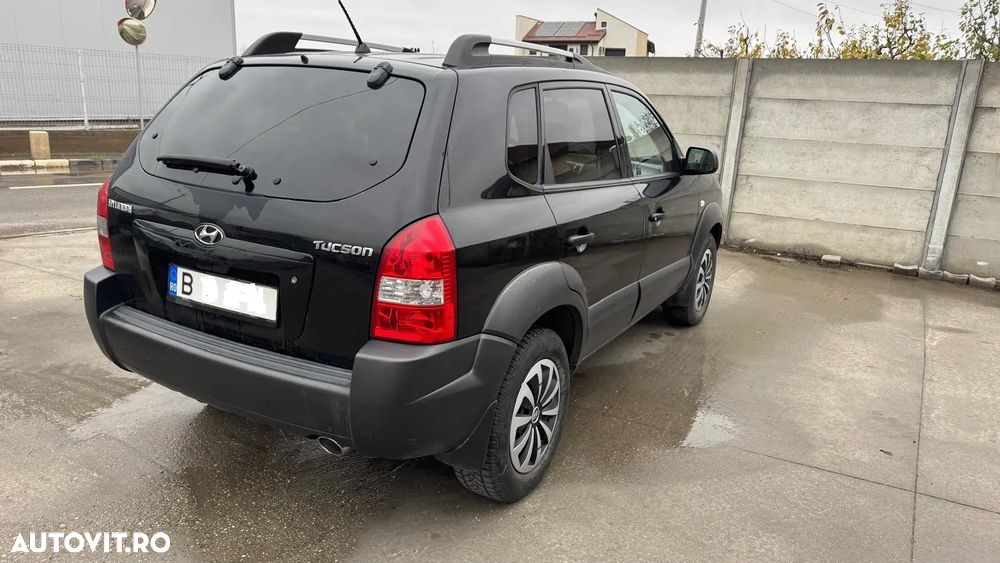 Hyundai Tucson 2.0 DOHC 2WD - 12