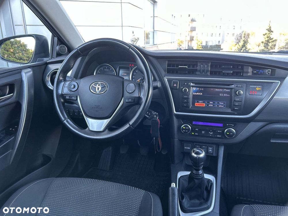 Toyota Auris 1.6 Premium Comfort - 12