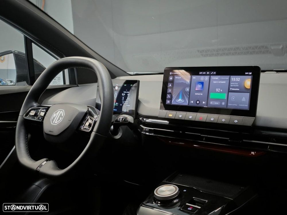 MG MG4 64 kWh Luxury - 12