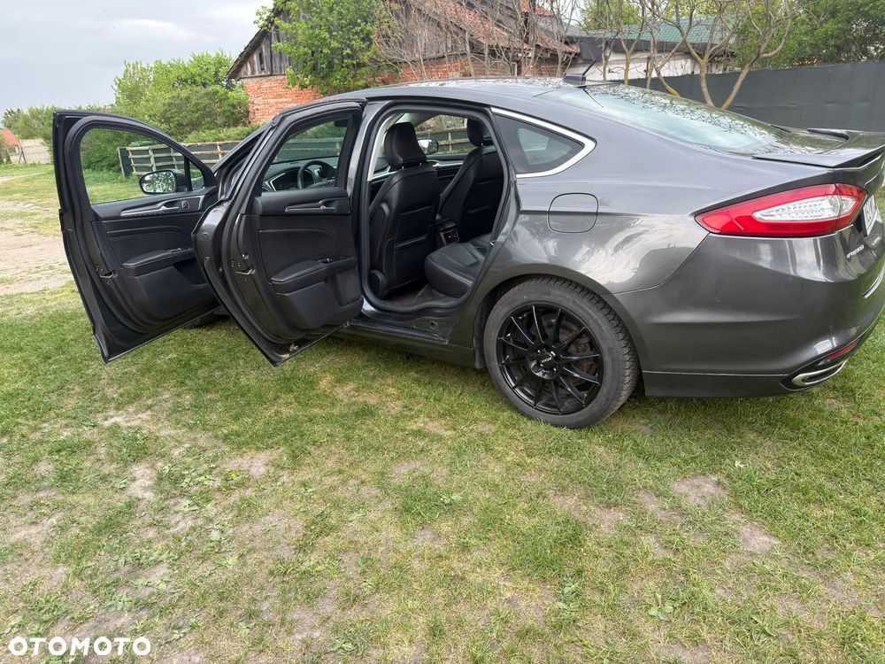 Ford Fusion 2.0 EcoBoost Titanium - 12