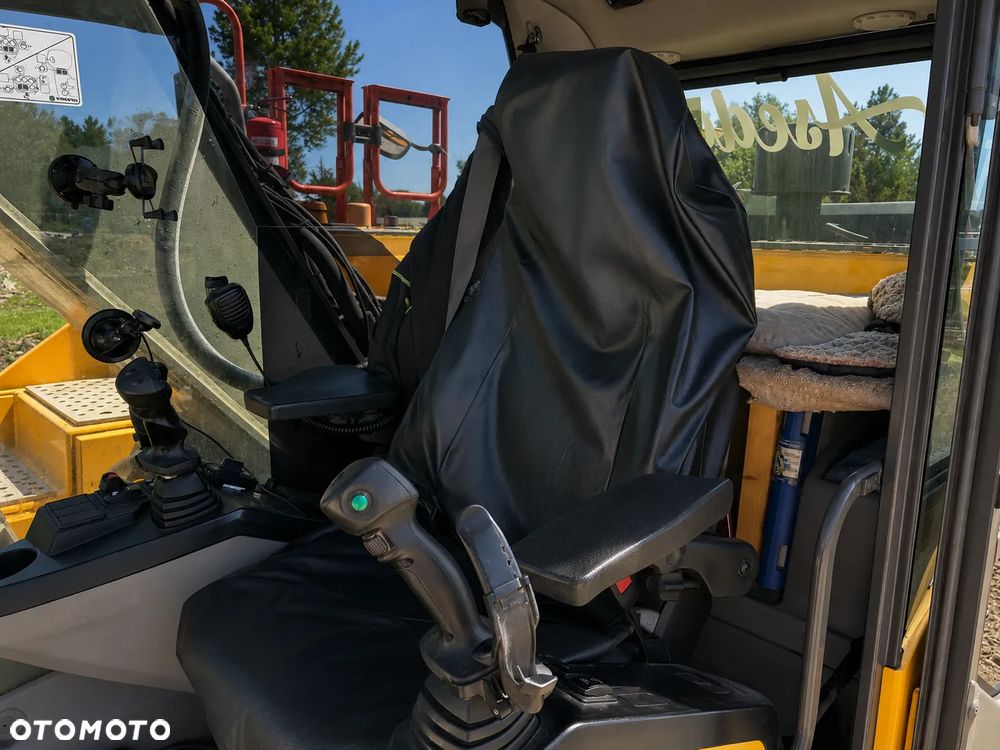 Volvo EC 250E - 15