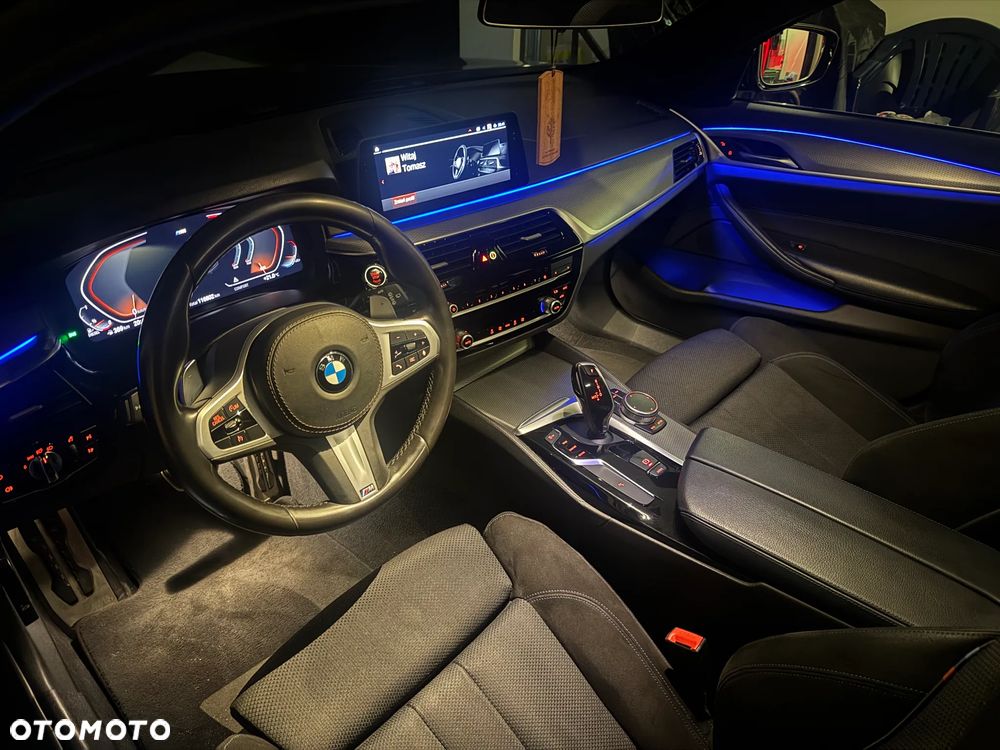 BMW Seria 5 520d M Sport - 10