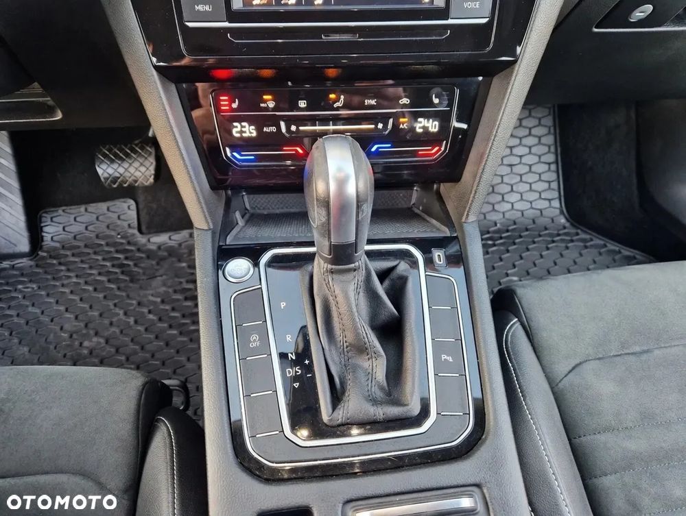 Volkswagen Passat 2.0 TDI SCR DSG Highline - 14