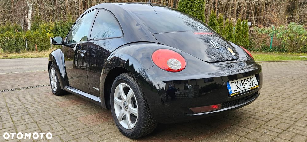 Volkswagen New Beetle - 5