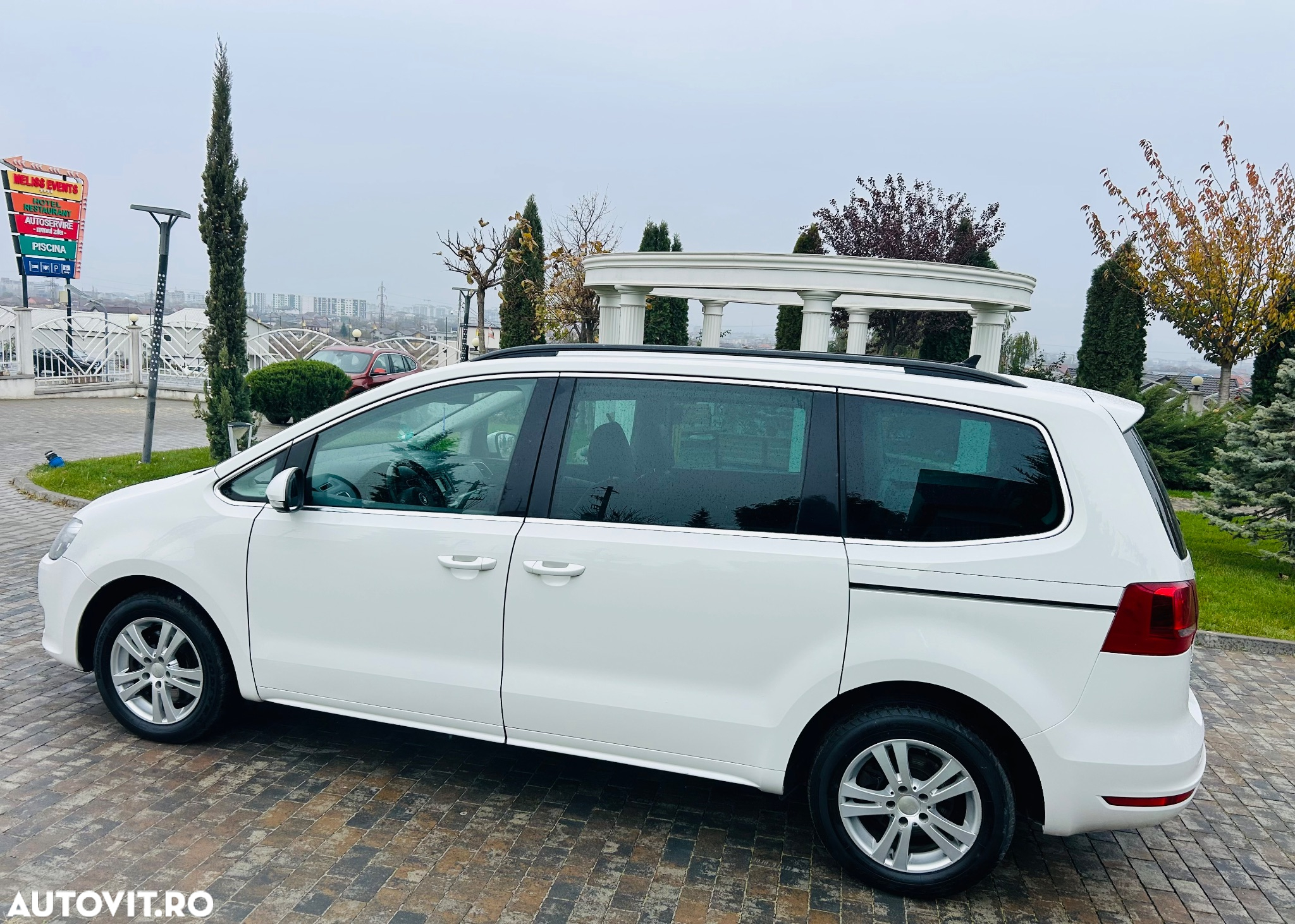 Volkswagen Sharan 2.0 TDI DSG BlueMotion Technology Highline - 10