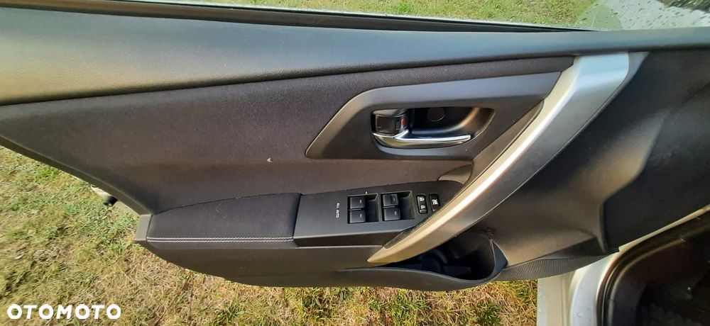 Toyota Auris 1.8 HSD Luna - 6