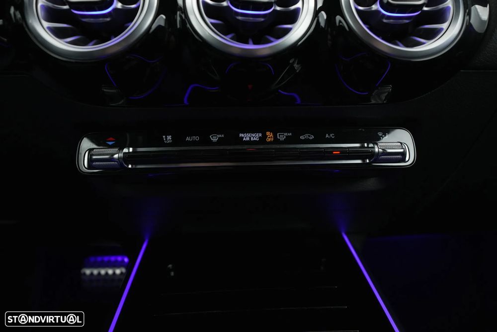 Mercedes-Benz GLA 180 d AMG Line - 26