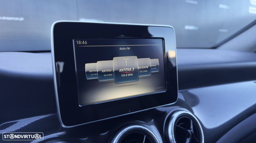 Mercedes-Benz CLA 180 d Shooting Brake Urban - 17