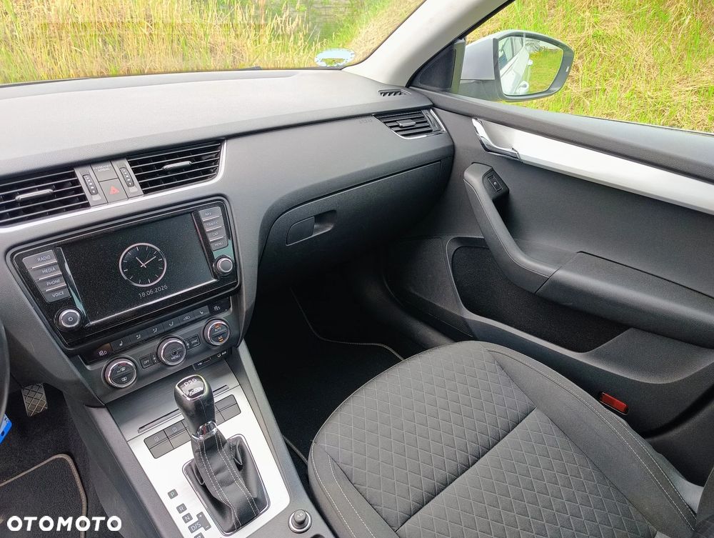 Skoda Octavia 1.6 TDI Edition DSG - 17