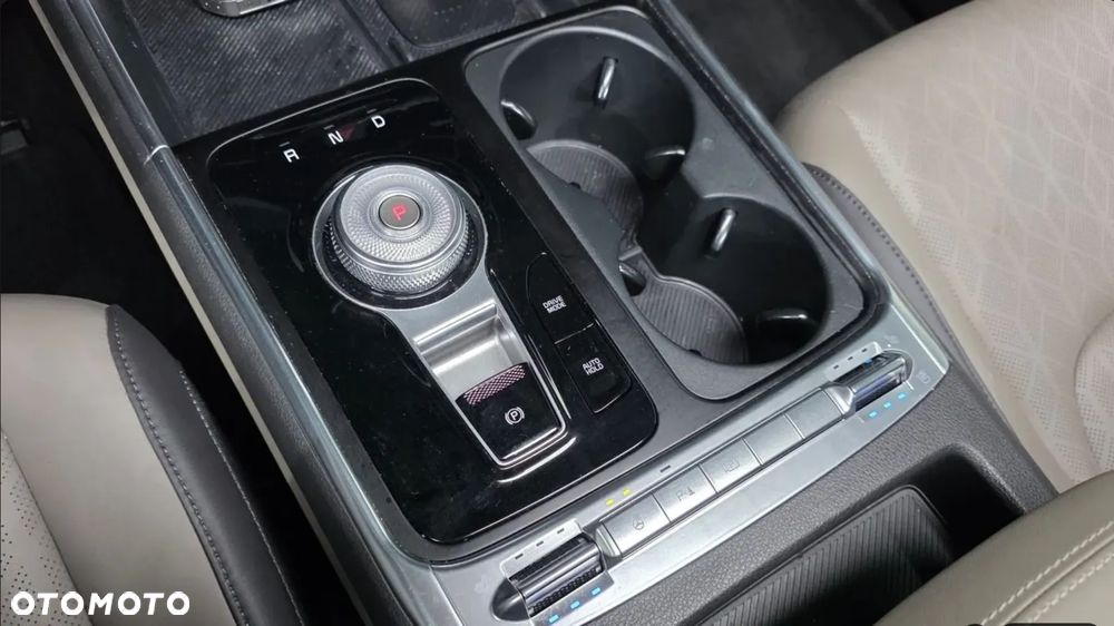 Kia Carnival - 5