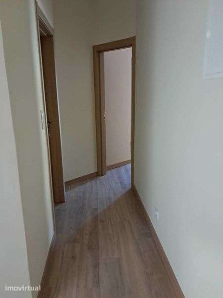 Apartamento T2 de Luxo na Amadora c/ Excelente Espaço Exterior - Grande imagem: 4/12