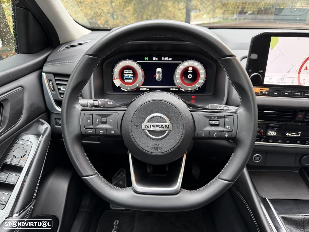 Nissan Qashqai 1.3 DIG-T N-Connecta J18 - 26