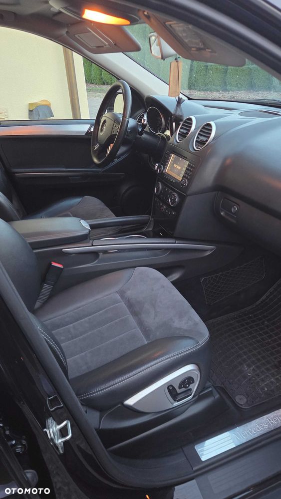 Mercedes-Benz ML - 13